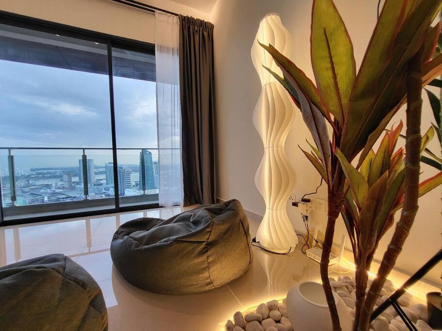 Apartemen Ultimate Skyline Penthouse W Bathtub 3 Bedroom 6 Pax