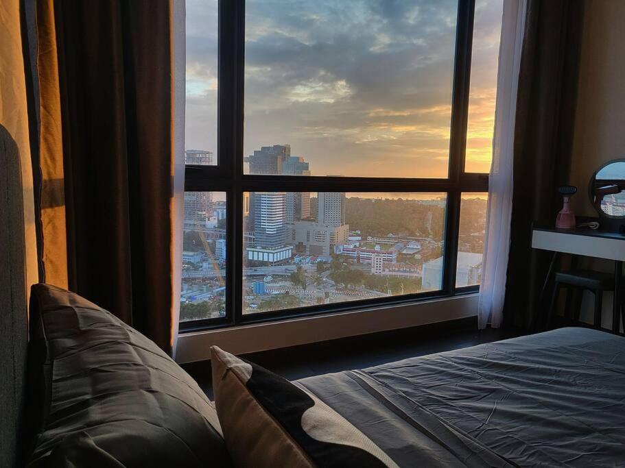 Ultimate Skyline Penthouse W Bathtub 3 Bedroom 6 Pax