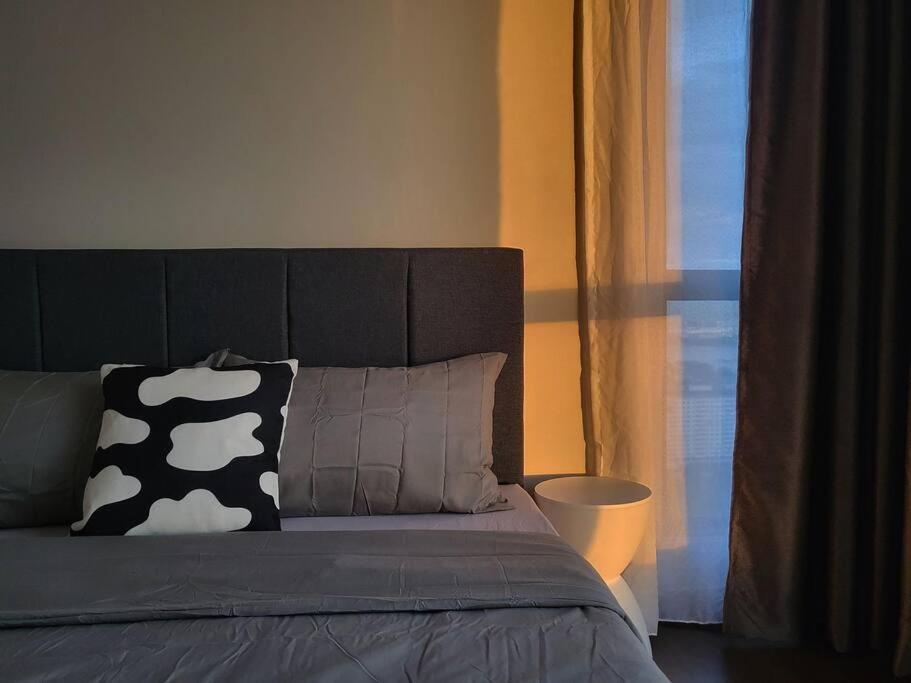 Ultimate Skyline Penthouse W Bathtub 3 Bedroom 6 Pax