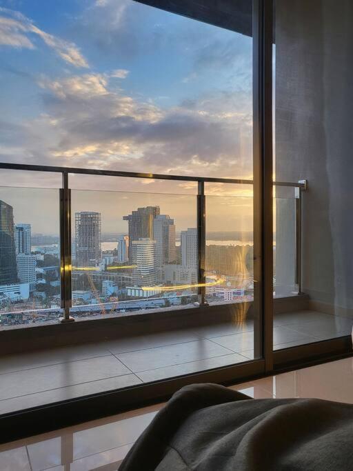 Apartemen Ultimate Skyline Penthouse W Bathtub 3 Bedroom 6 Pax