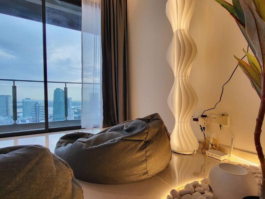 Ultimate Skyline Penthouse W Bathtub 3 Bedroom 6 Pax Johor Bahru