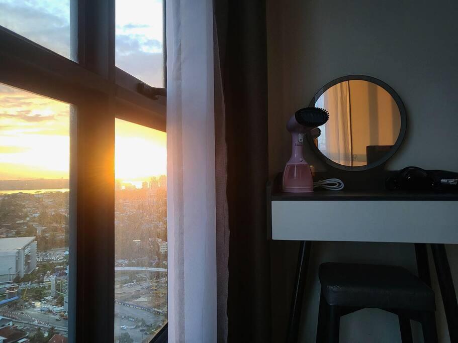 Ultimate Skyline Penthouse W Bathtub 3 Bedroom 6 Pax Apartment *