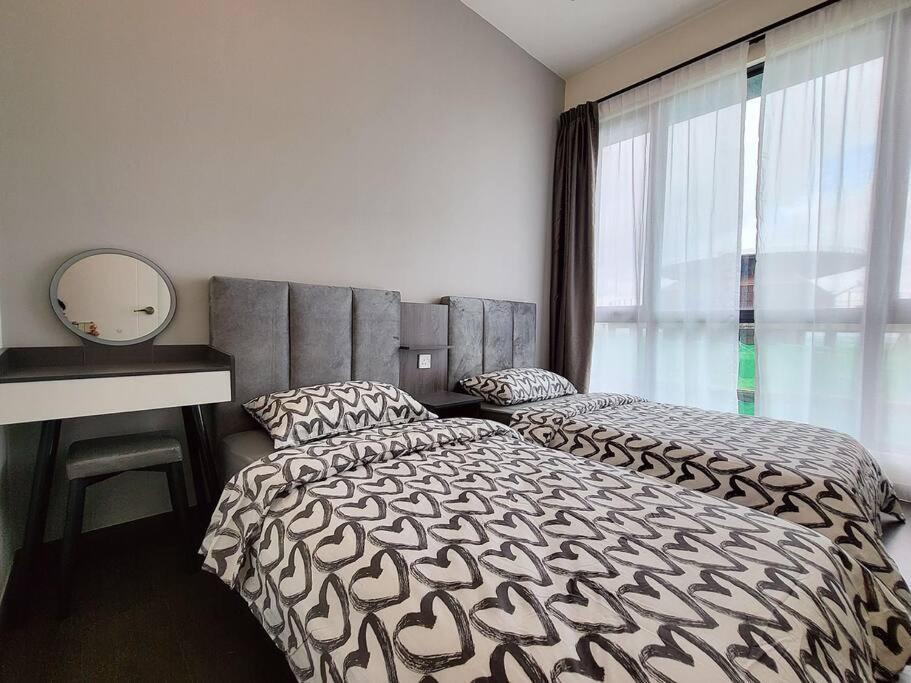 Ultimate Skyline Penthouse W Bathtub 3 Bedroom 6 Pax *