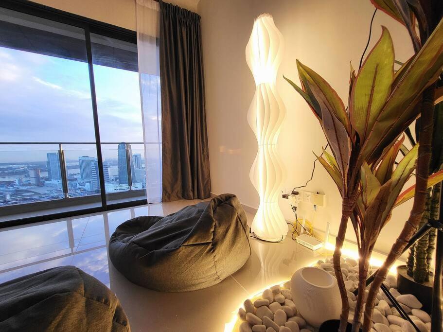Ultimate Skyline Penthouse W Bathtub 3 Bedroom 6 Pax