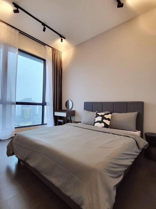 Ultimate Skyline Penthouse W Bathtub 3 Bedroom 6 Pax * Johor Bahru