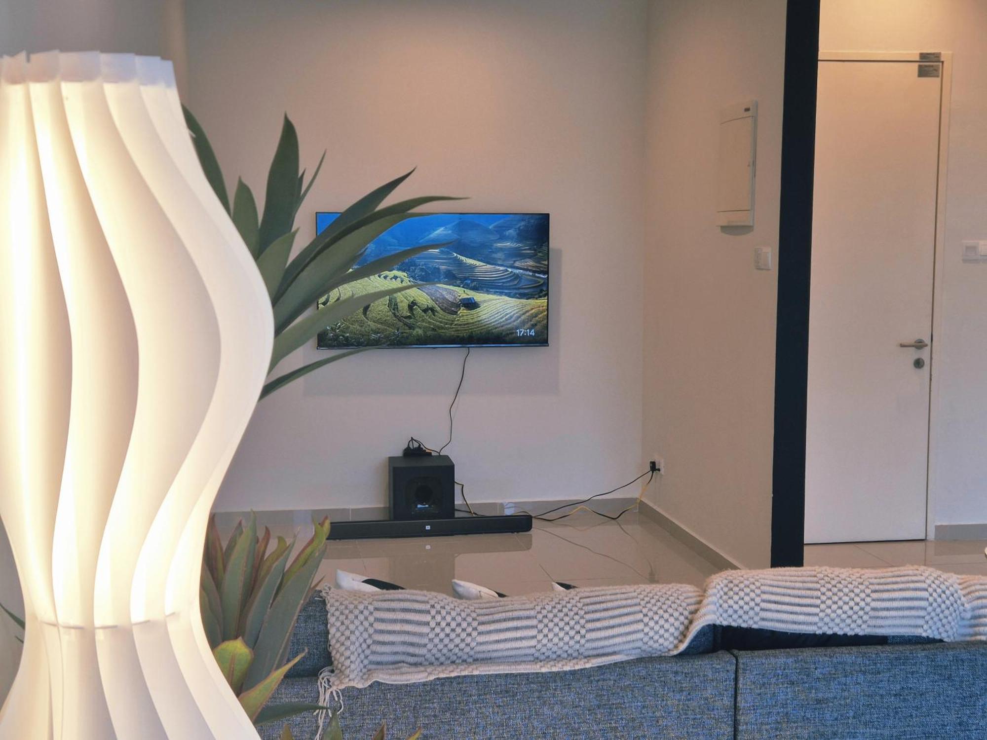 Ultimate Skyline Penthouse W Bathtub 3 Bedroom 6 Pax